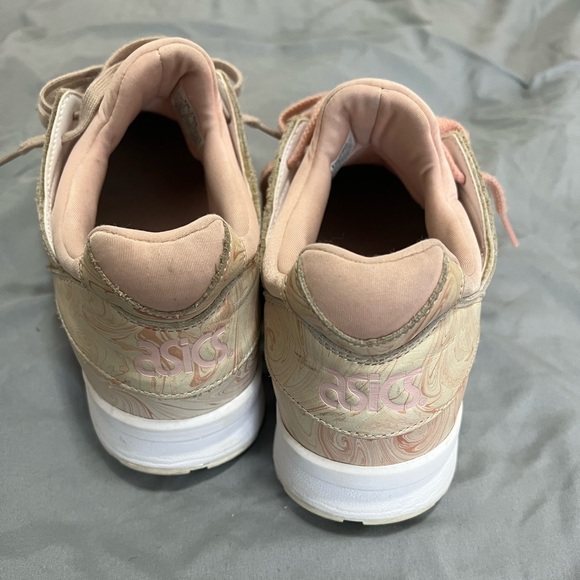 Asics - Picture 1 of 5